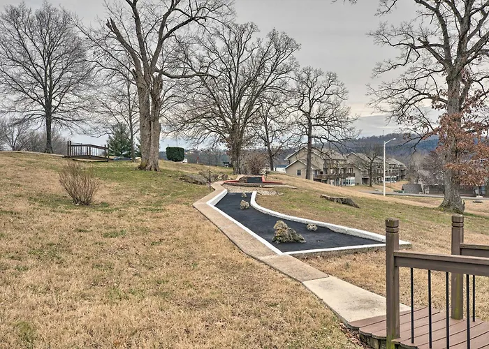 Branson Family Resort Condo With Indoor Pool And Patio